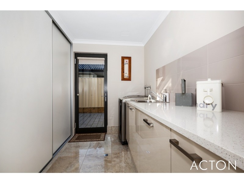 6 Hawley Way, Madora Bay WA 6210