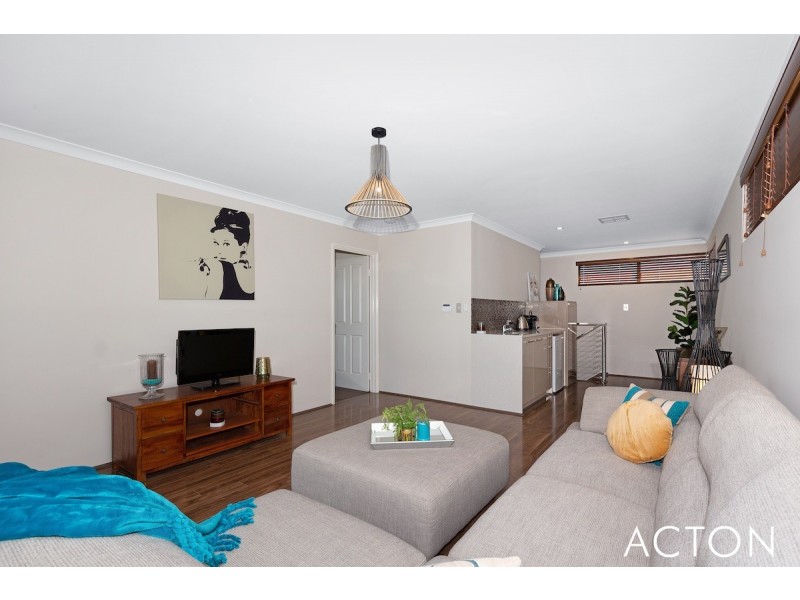 6 Hawley Way, Madora Bay WA 6210