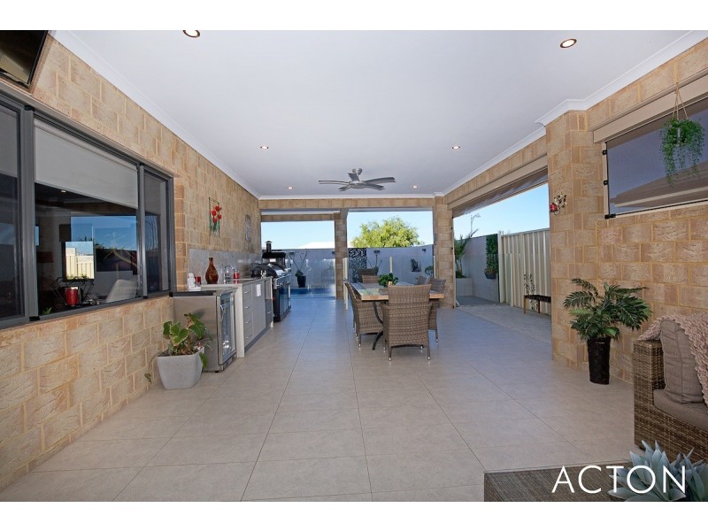 6 Hawley Way, Madora Bay WA 6210