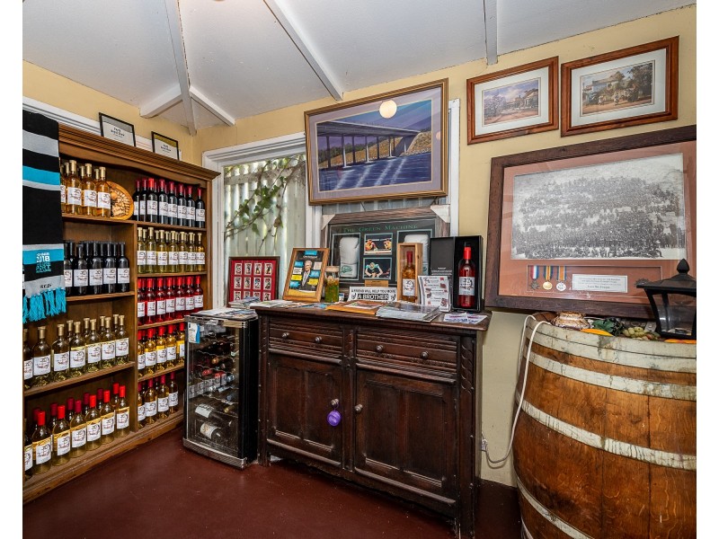 286 Newnham Road, Lake Clifton WA 6215