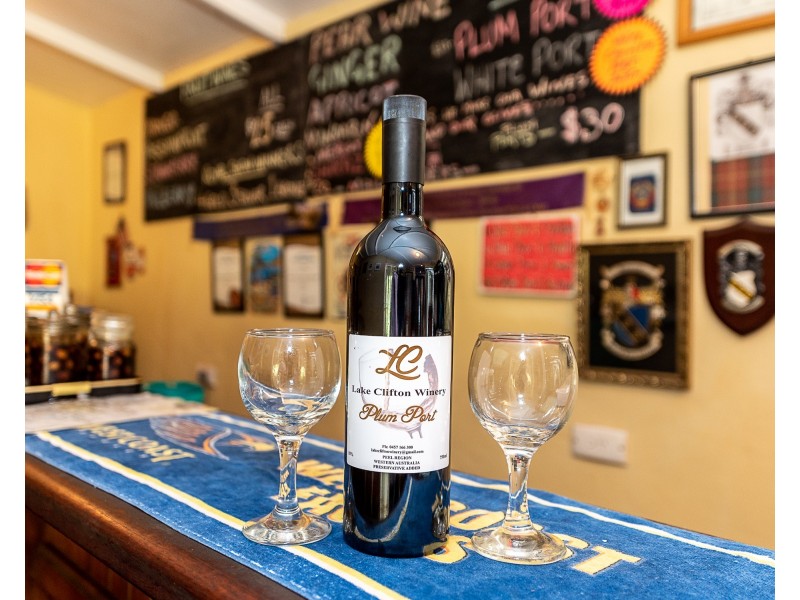 286 Newnham Road, Lake Clifton WA 6215