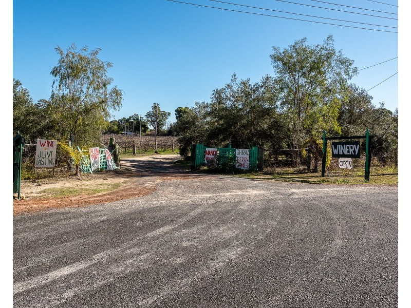 286 Newnham Road, Lake Clifton WA 6215