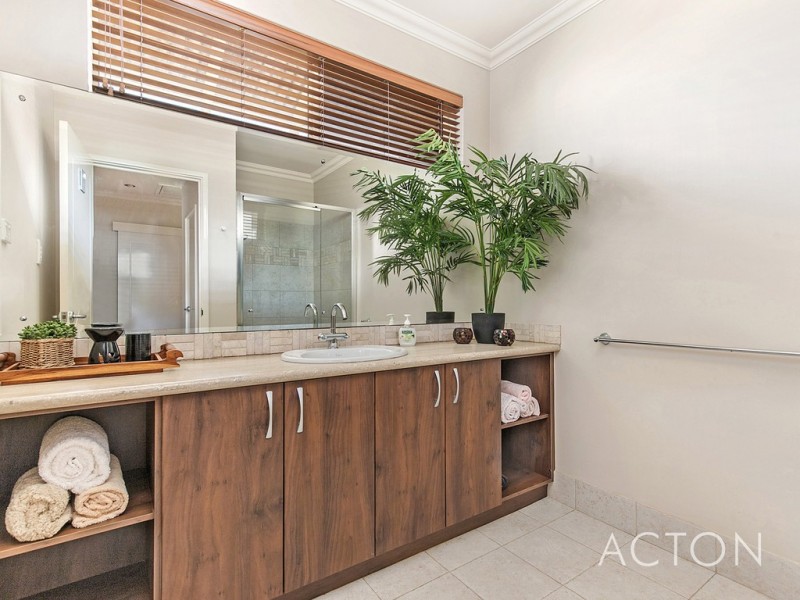 7 Britawast Road, Madora Bay WA 6210