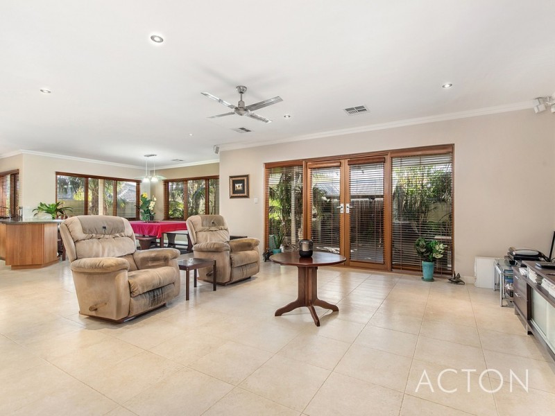 7 Britawast Road, Madora Bay WA 6210