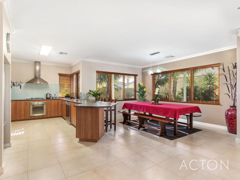 7 Britawast Road, Madora Bay WA 6210