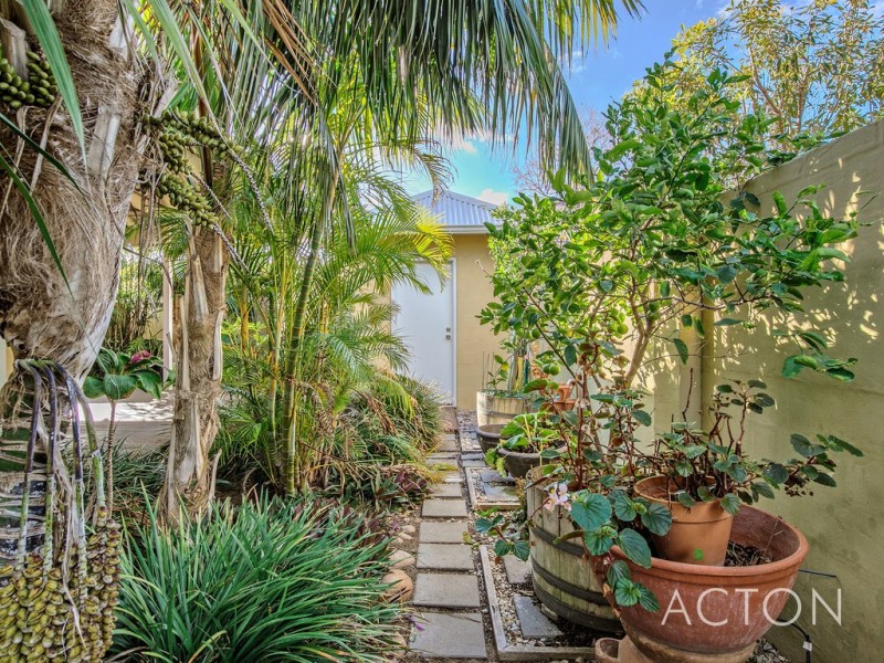 7 Britawast Road, Madora Bay WA 6210