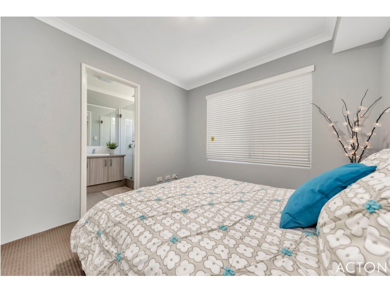 17 Arcadia Close, Dudley Park WA 6210