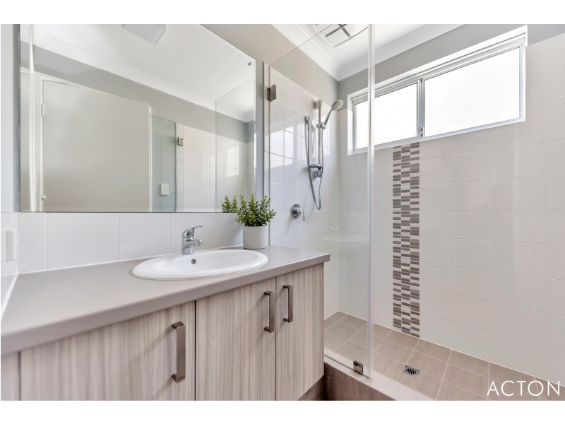 17 Arcadia Close, Dudley Park WA 6210