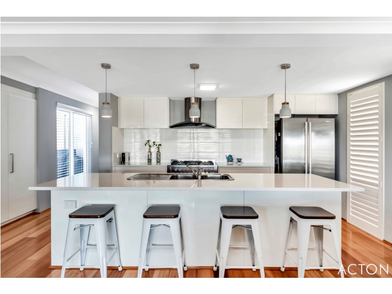 17 Arcadia Close, Dudley Park WA 6210