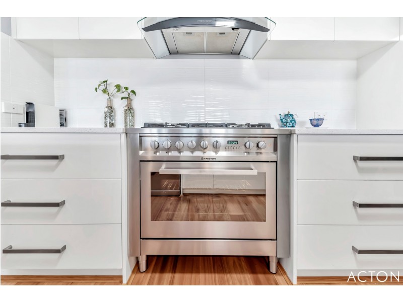 17 Arcadia Close, Dudley Park WA 6210