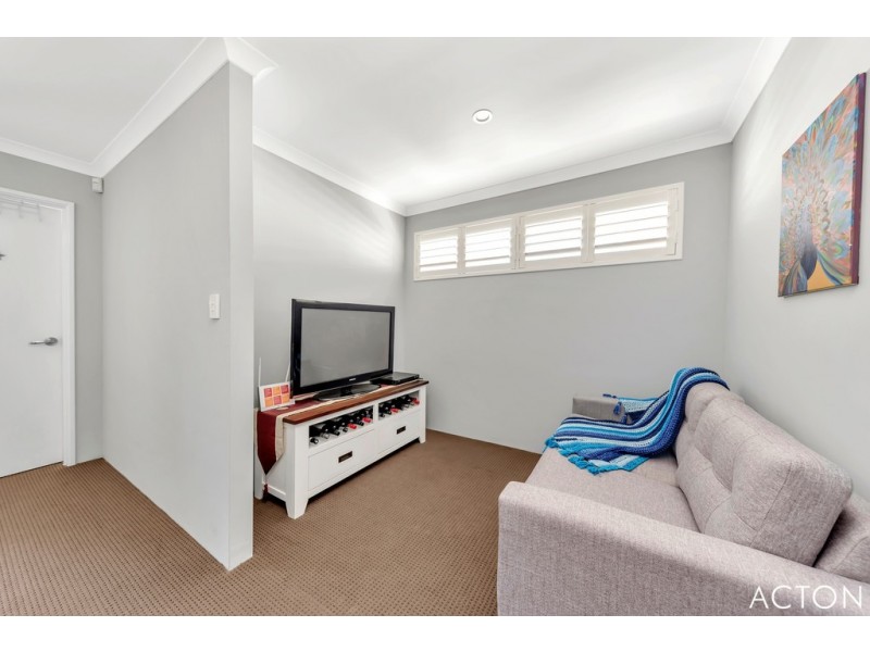 17 Arcadia Close, Dudley Park WA 6210