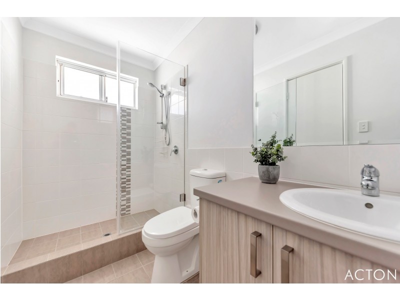 17 Arcadia Close, Dudley Park WA 6210