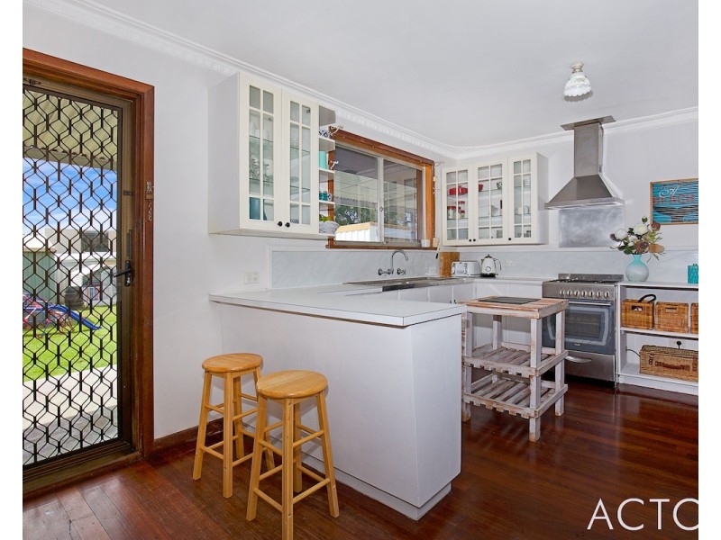 8 Yallan Street, Mandurah WA 6210