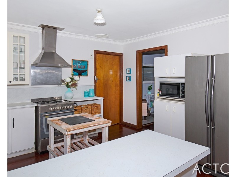 8 Yallan Street, Mandurah WA 6210