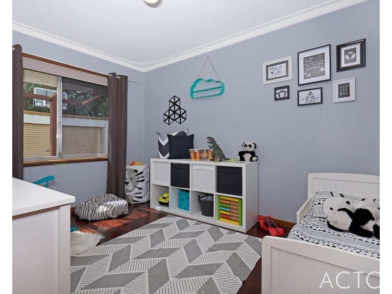 8 Yallan Street, Mandurah WA 6210