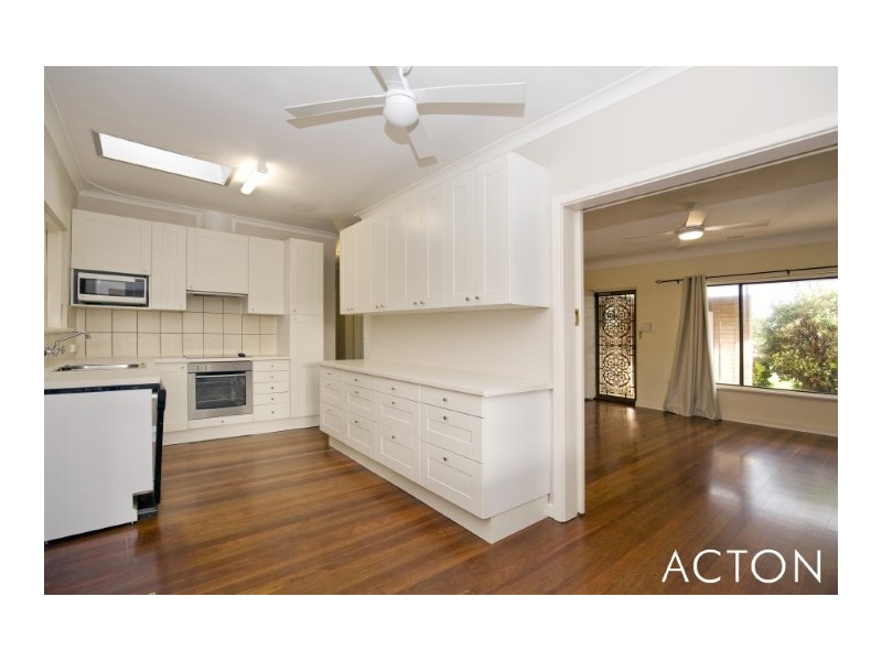 15 Shayne Street, Halls Head WA 6210