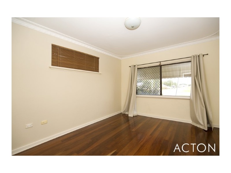 15 Shayne Street, Halls Head WA 6210