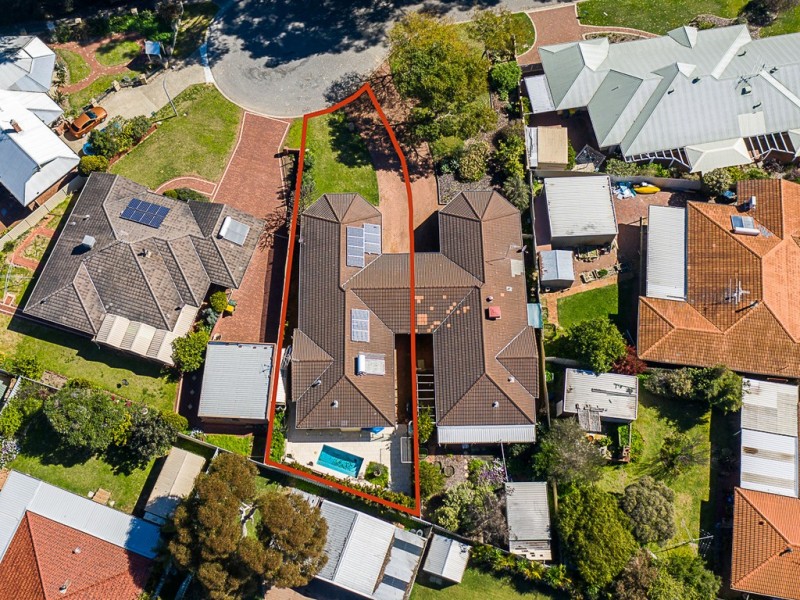 2/1 Glenroy Close, Halls Head WA 6210