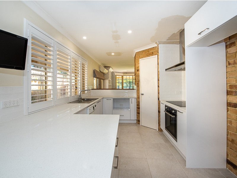 2/1 Glenroy Close, Halls Head WA 6210