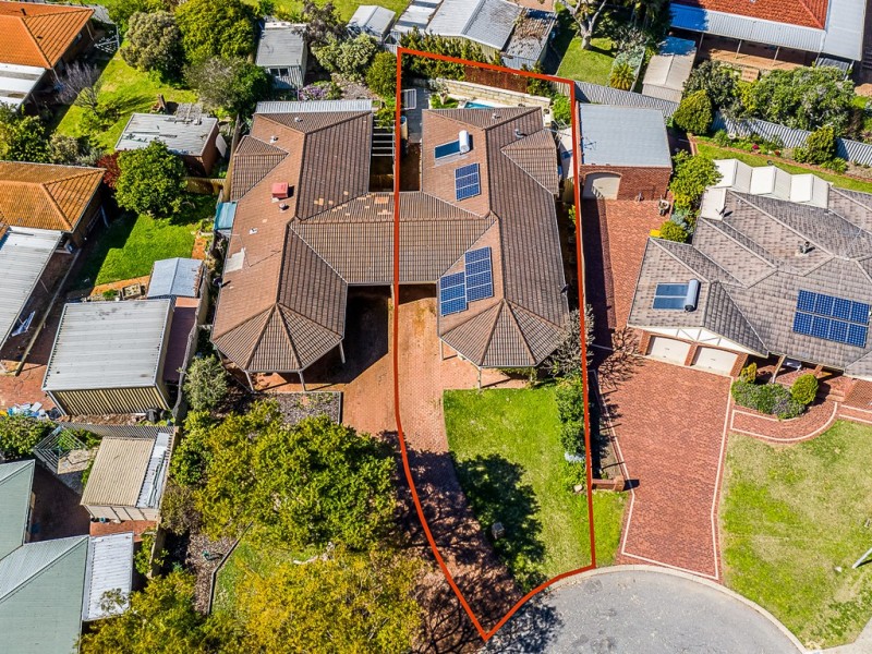 2/1 Glenroy Close, Halls Head WA 6210