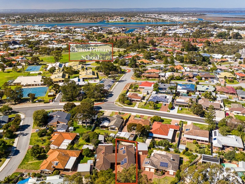 2/1 Glenroy Close, Halls Head WA 6210