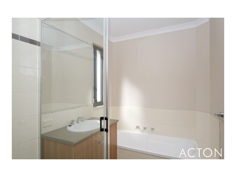 4A Nookie Street, Dudley Park WA 6210