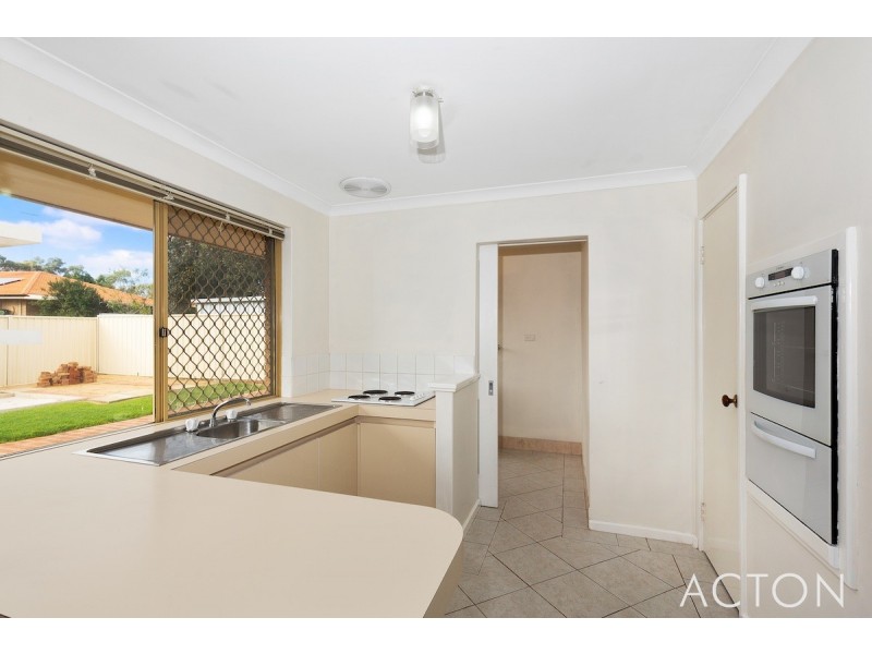 12 Gleneagles Place, Halls Head WA 6210