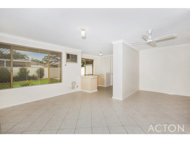 12 Gleneagles Place, Halls Head WA 6210