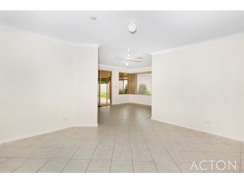 12 Gleneagles Place, Halls Head WA 6210