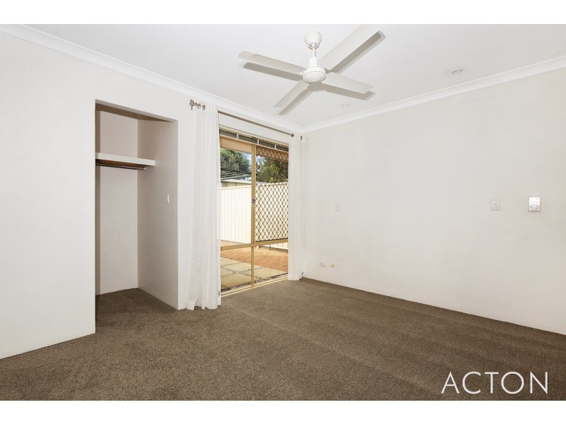 12 Gleneagles Place, Halls Head WA 6210