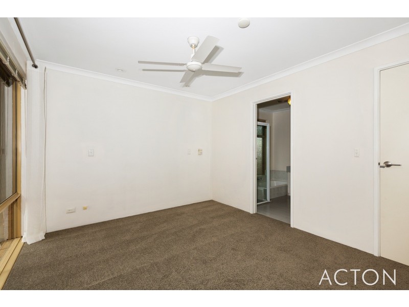 12 Gleneagles Place, Halls Head WA 6210