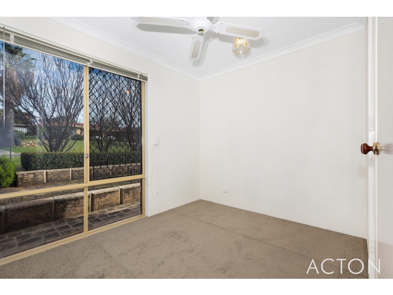 12 Gleneagles Place, Halls Head WA 6210