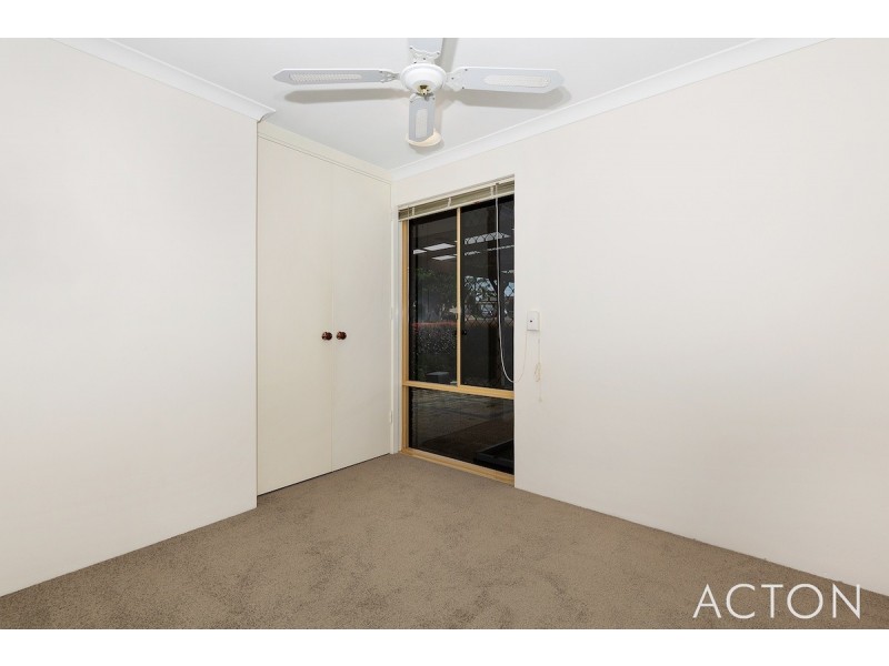 12 Gleneagles Place, Halls Head WA 6210