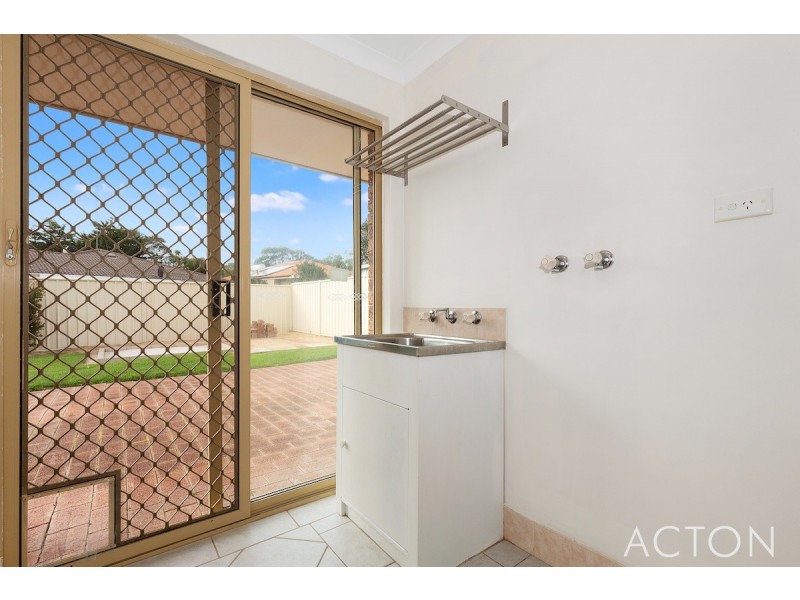 12 Gleneagles Place, Halls Head WA 6210