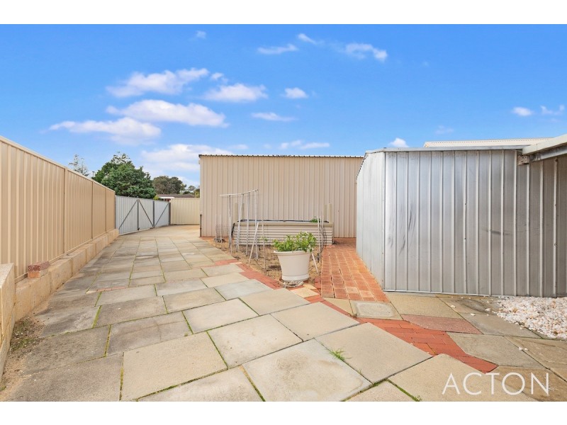 12 Gleneagles Place, Halls Head WA 6210