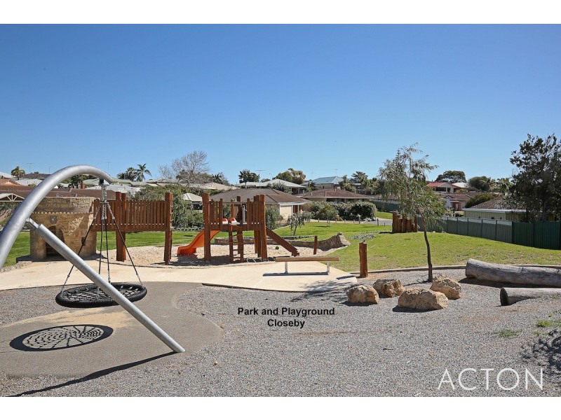 12 Gleneagles Place, Halls Head WA 6210