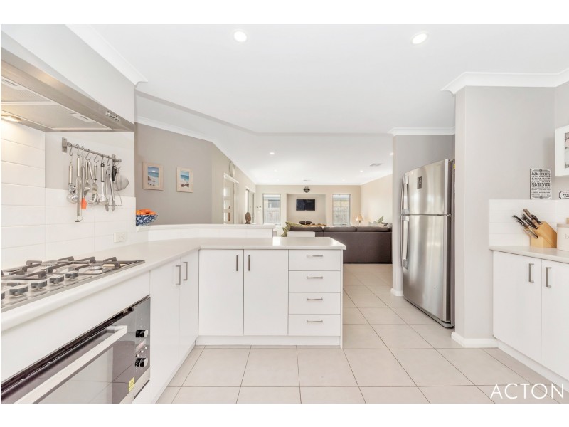 6 Wanjeep Street, Dudley Park WA 6210