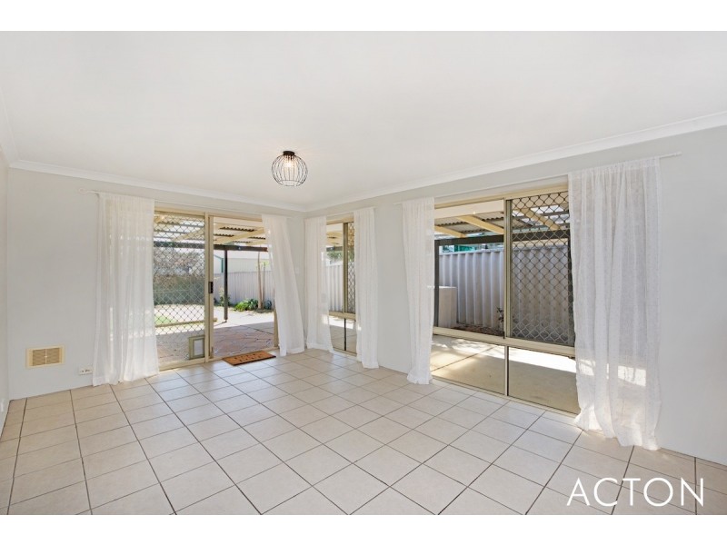 6 La Grange Place, Meadow Springs WA 6210