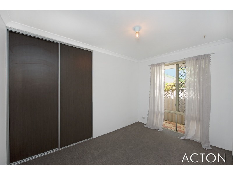 6 La Grange Place, Meadow Springs WA 6210