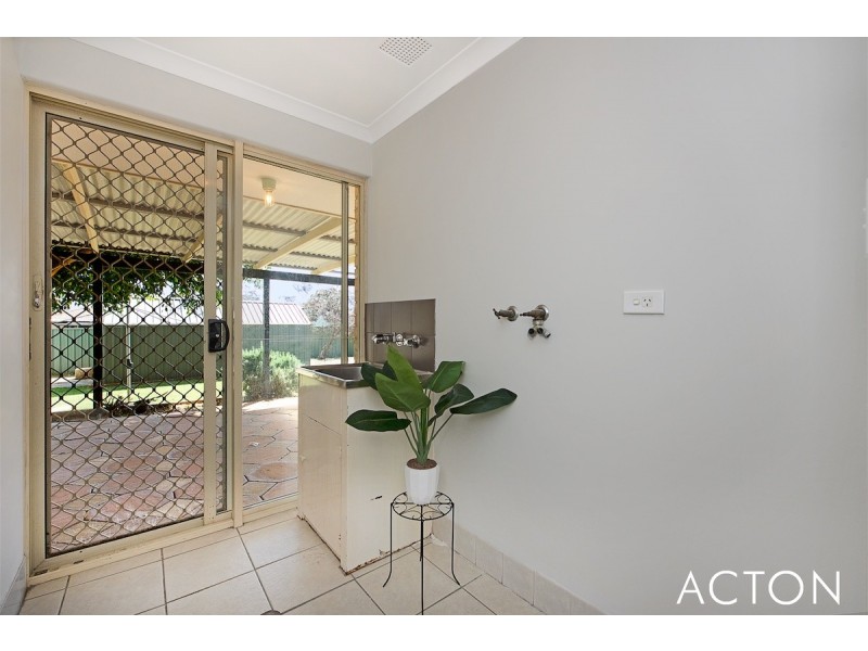 6 La Grange Place, Meadow Springs WA 6210