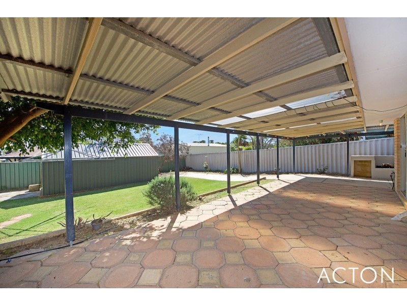 6 La Grange Place, Meadow Springs WA 6210