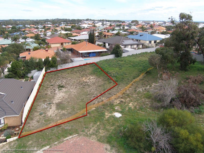 14B Lambourne Place, Halls Head WA 6210