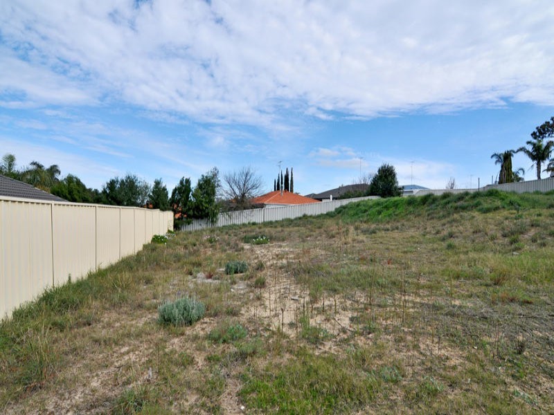 14B Lambourne Place, Halls Head WA 6210