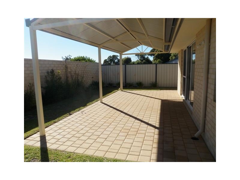 25 Bamburgh Turn, Meadow Springs WA 6210