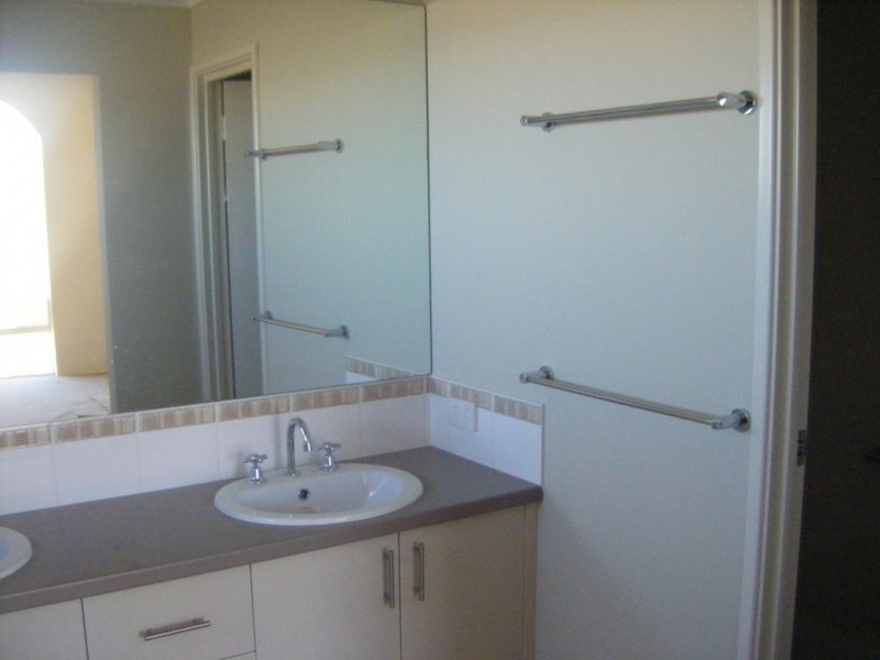 25 Bamburgh Turn, Meadow Springs WA 6210