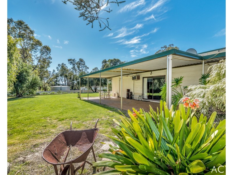 305 Burnside Road, Meelon WA 6208