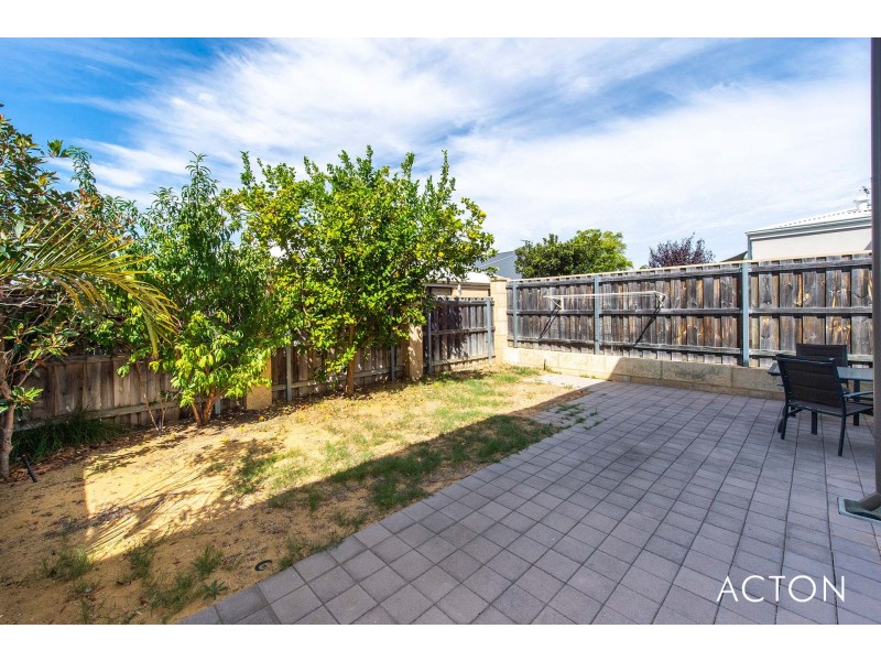 50 Middleton Loop, Meadow Springs WA 6210