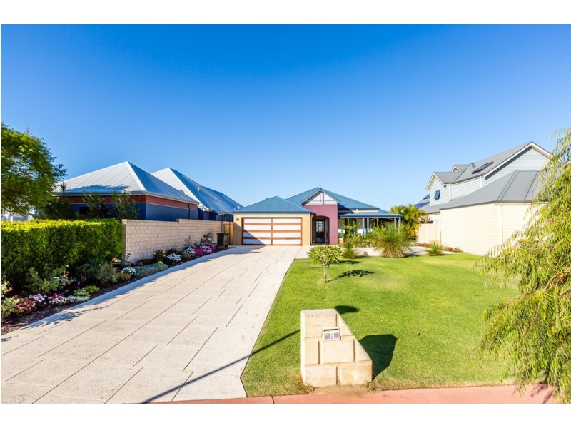 8 Leisure Way, Halls Head WA 6210