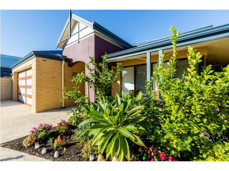 8 Leisure Way, Halls Head WA 6210