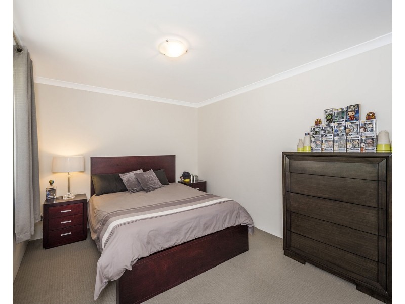 16 Scottsdale Turn, Meadow Springs WA 6210